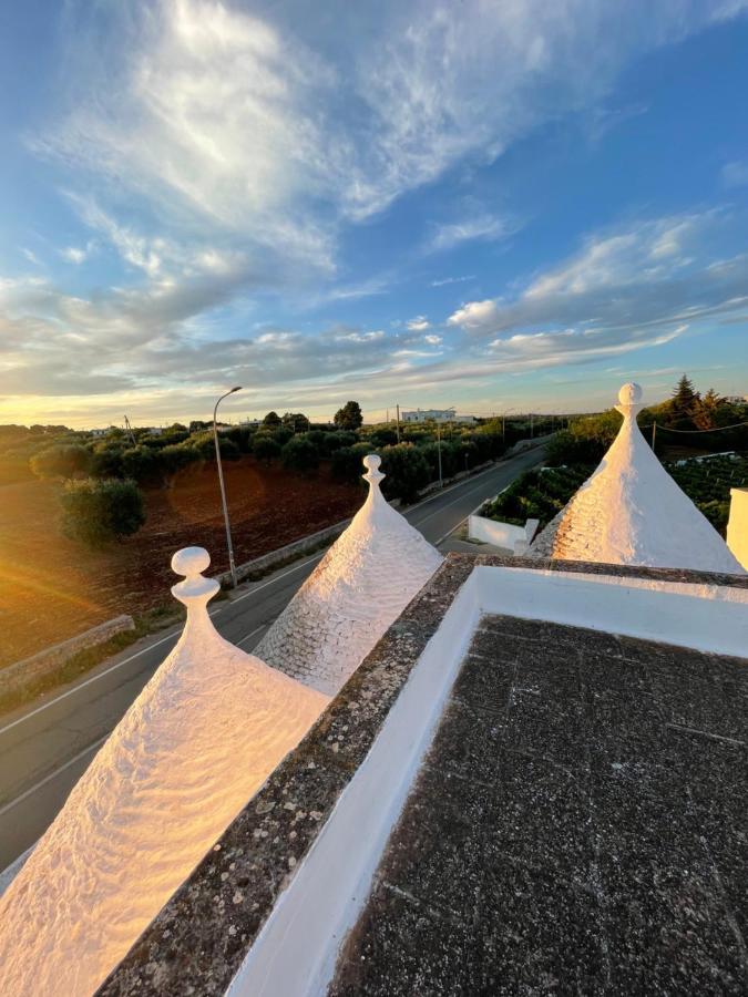 Trulli Lupoli In Valle D Itria Cisternino Exterior foto